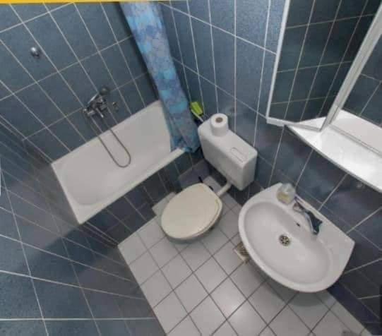 Centar And Sea View Apartment *
