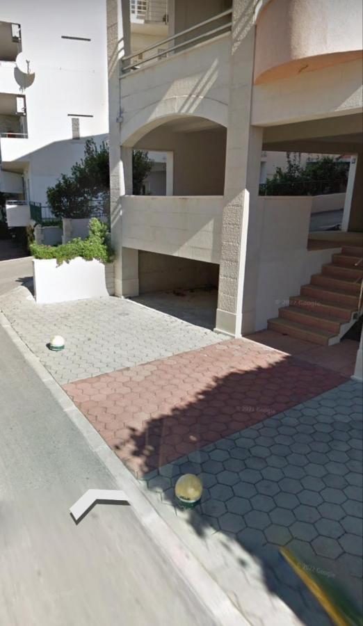 Centar And Sea View Apartment